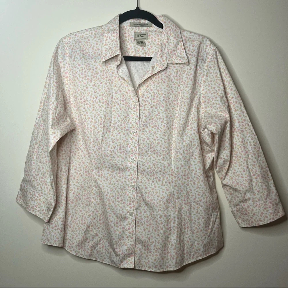 L.L. BEAN Wrinkle Resistant 100% Cotton Pink Ditsy Floral Buttondown Shirt